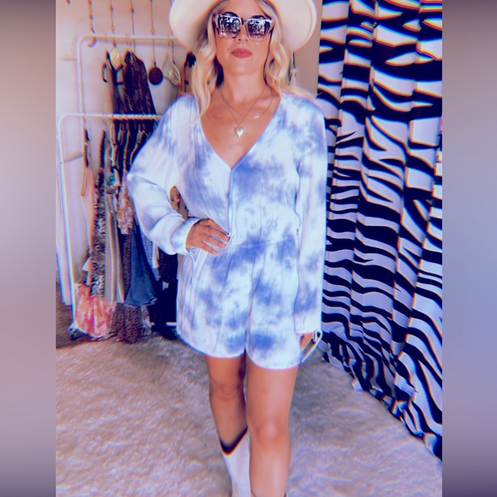 SISSTREVOLUTION blue tie dye romper size small